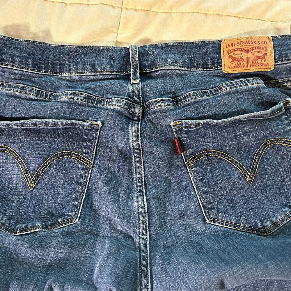 Levi's Straight Cut Blue Jeans size 14